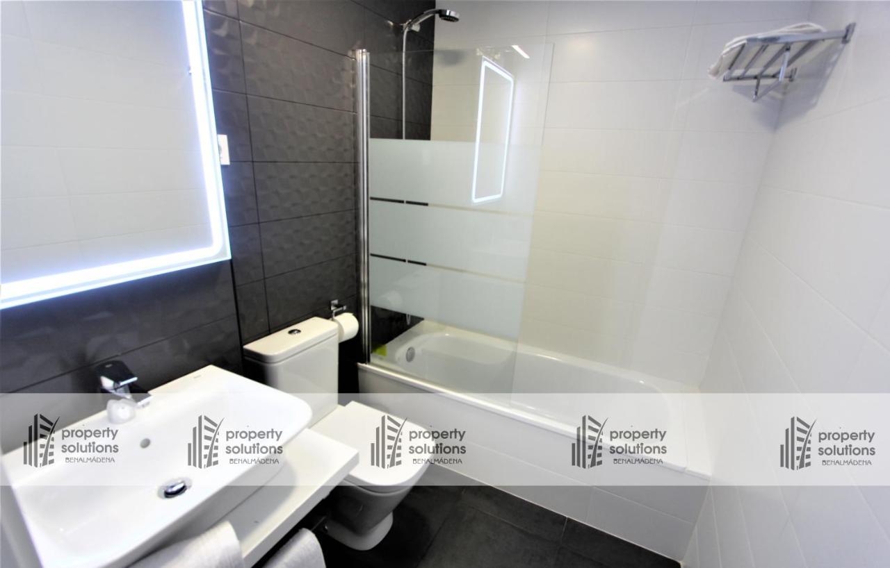 Apartamento Playa Los Álamos - Segunda línea de playa - Piscina - Playa a 300 metros - PARKING GRATIS - EXCELENTE CONEXIÓN WIFI Torremolinos Exterior foto
